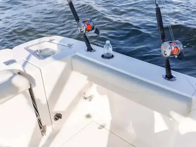 Cobia Boats 240 DC