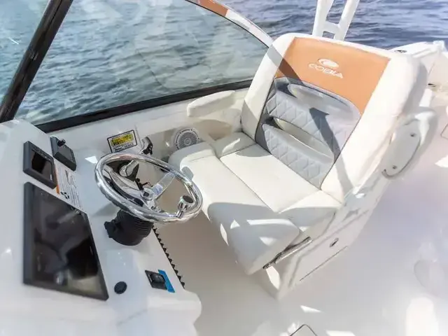 Cobia Boats 240 DC