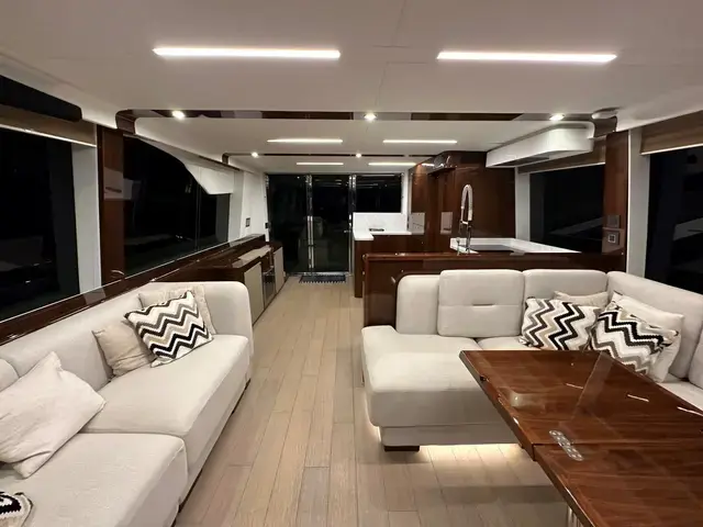 Fairline Squadron 68