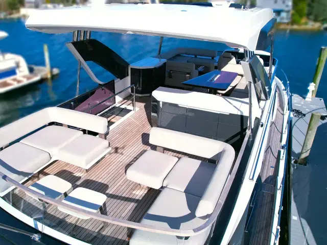 Fairline Squadron 68