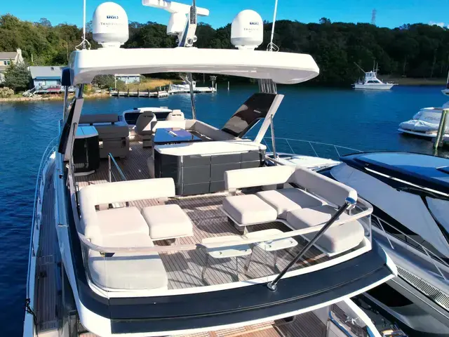 Fairline Squadron 68