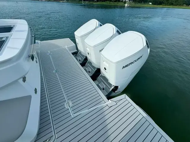 Cruisers Yachts 50 Gls Ob