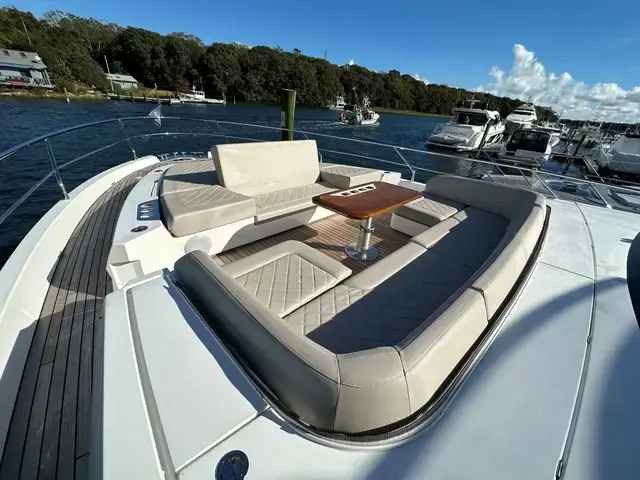 Fairline Squadron 68