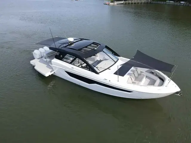 Cruisers Yachts 50 Gls Ob