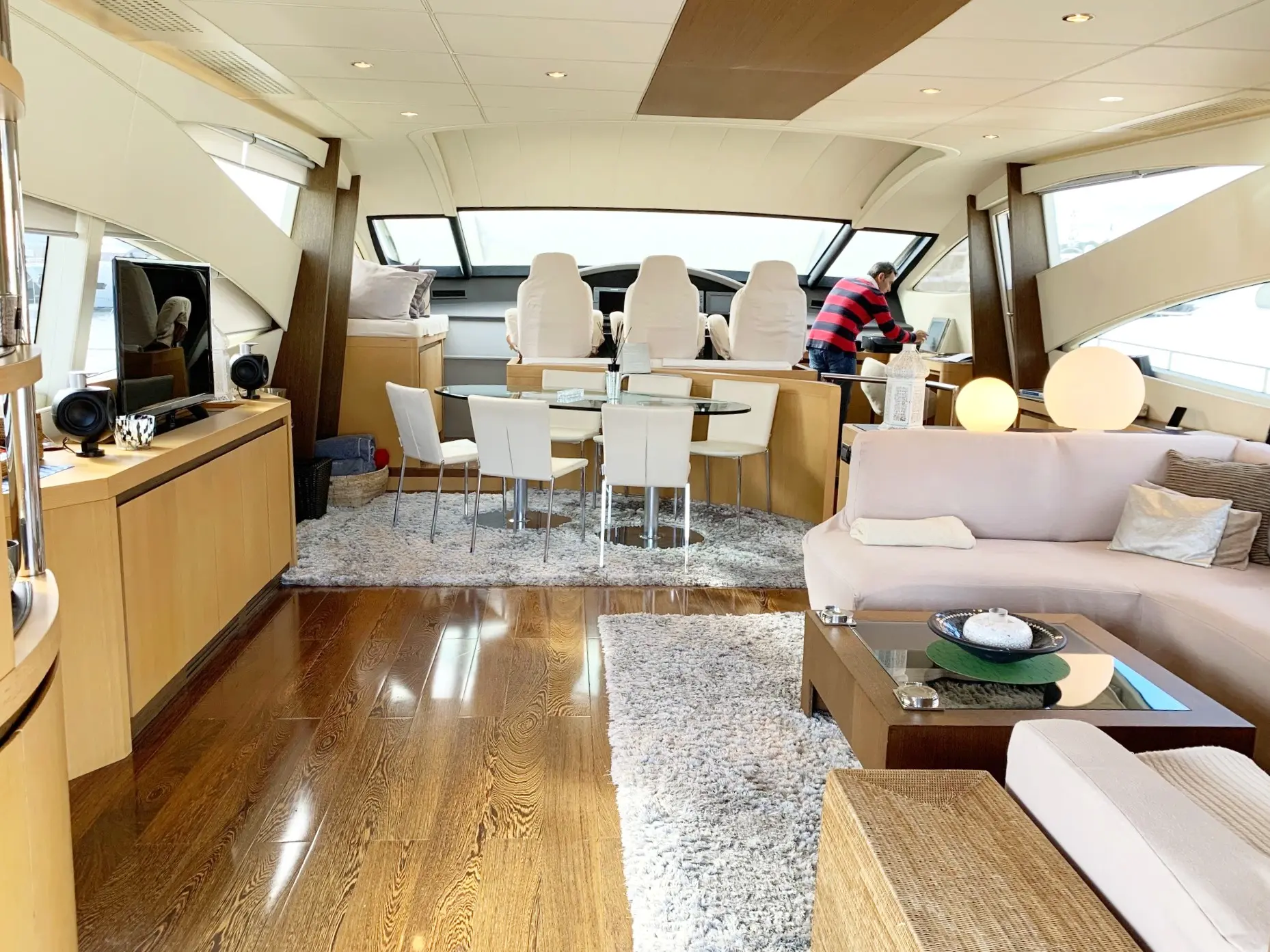 2008 Pershing 90