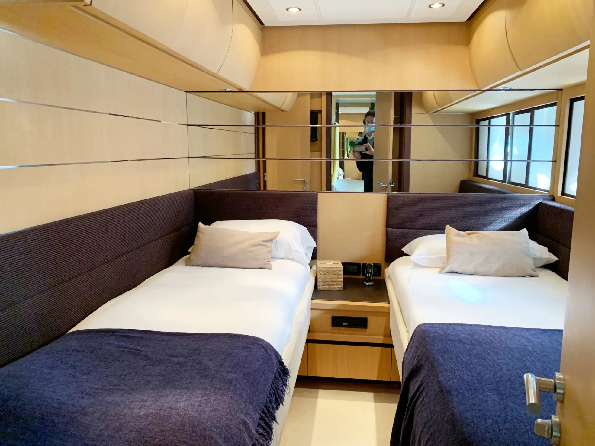 2008 Pershing 90