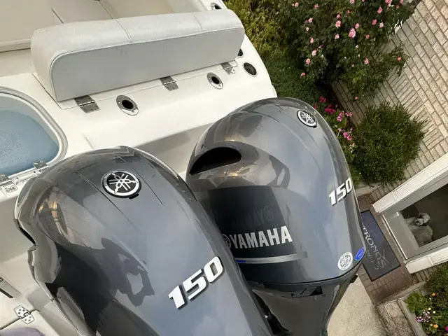 Cobia Boats 240 CC