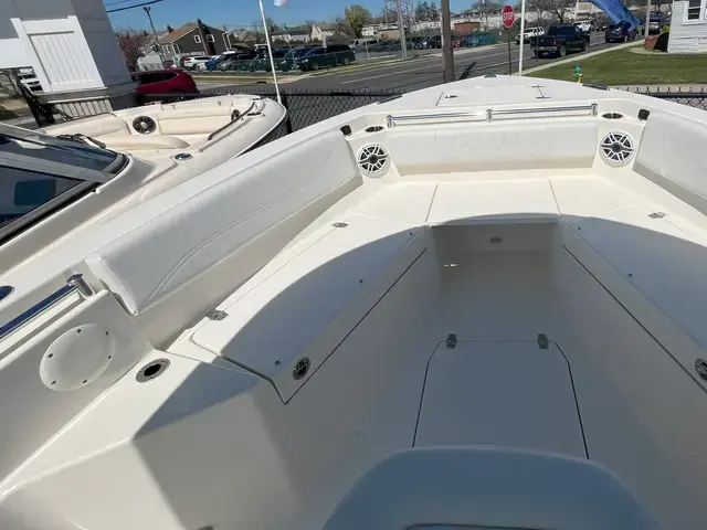 Cobia Boats 240 CC