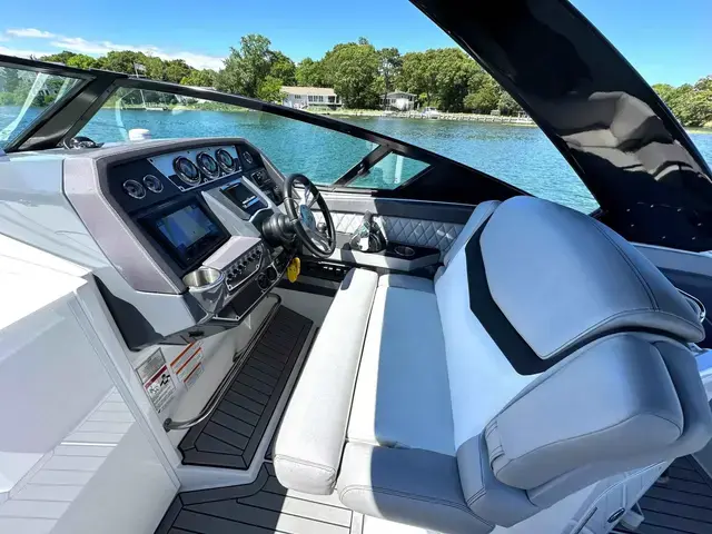 Cruisers Yachts 338