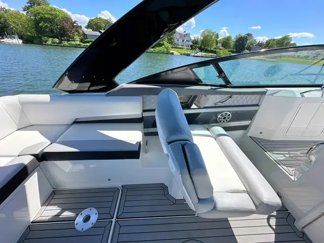 Cruisers Yachts 338