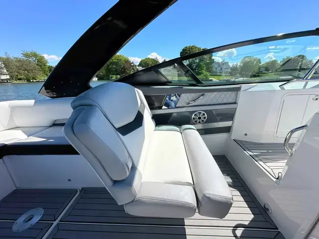 Cruisers Yachts 338