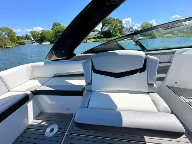 Cruisers Yachts 338