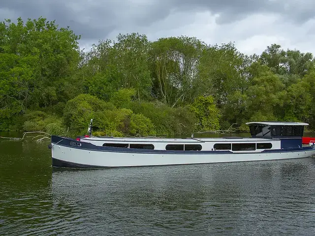 Tyler Wilson - Finesse Barge Bespoke 70' x 13' Brigantine