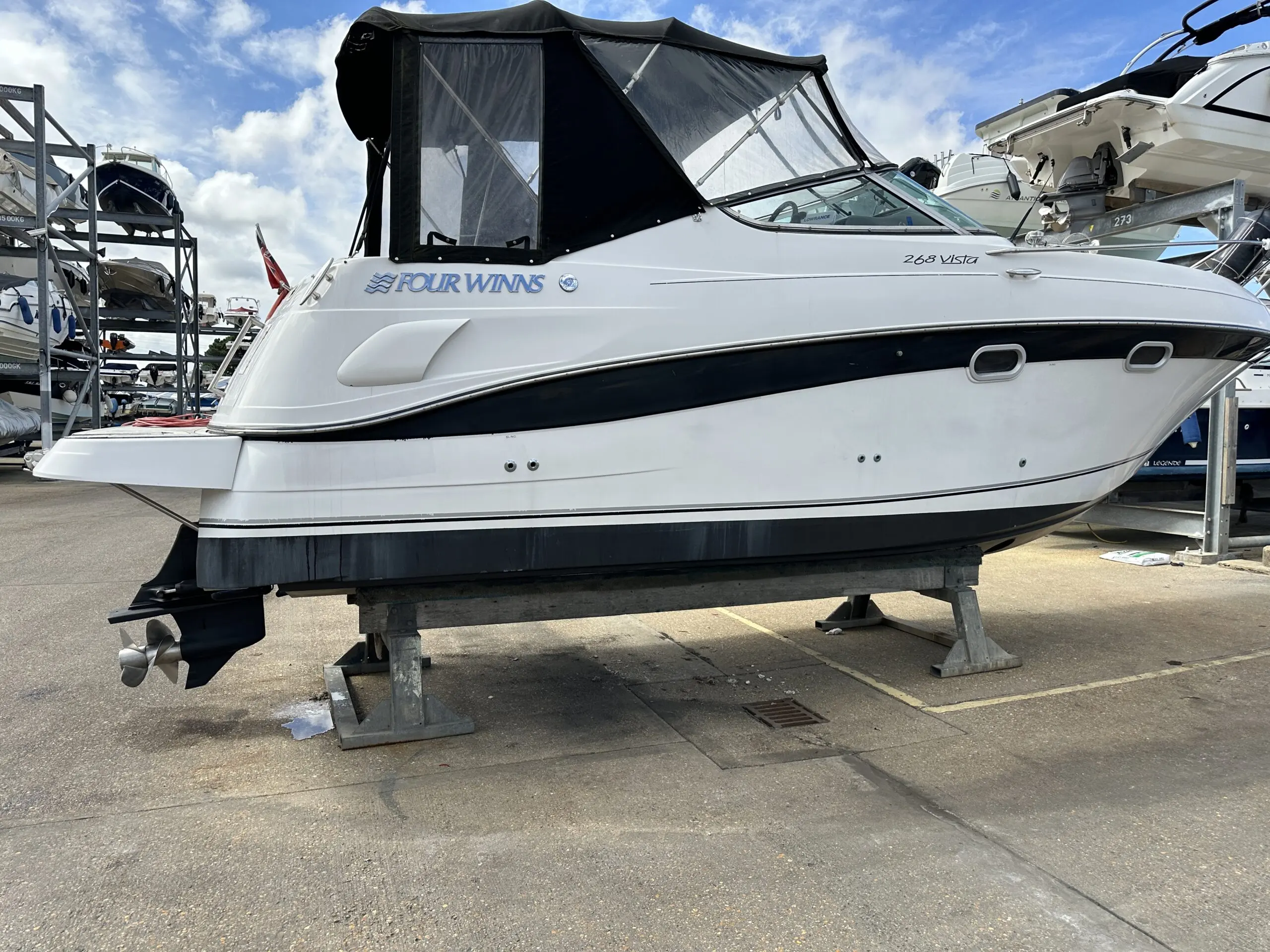 2001 Four Winns 268 vista