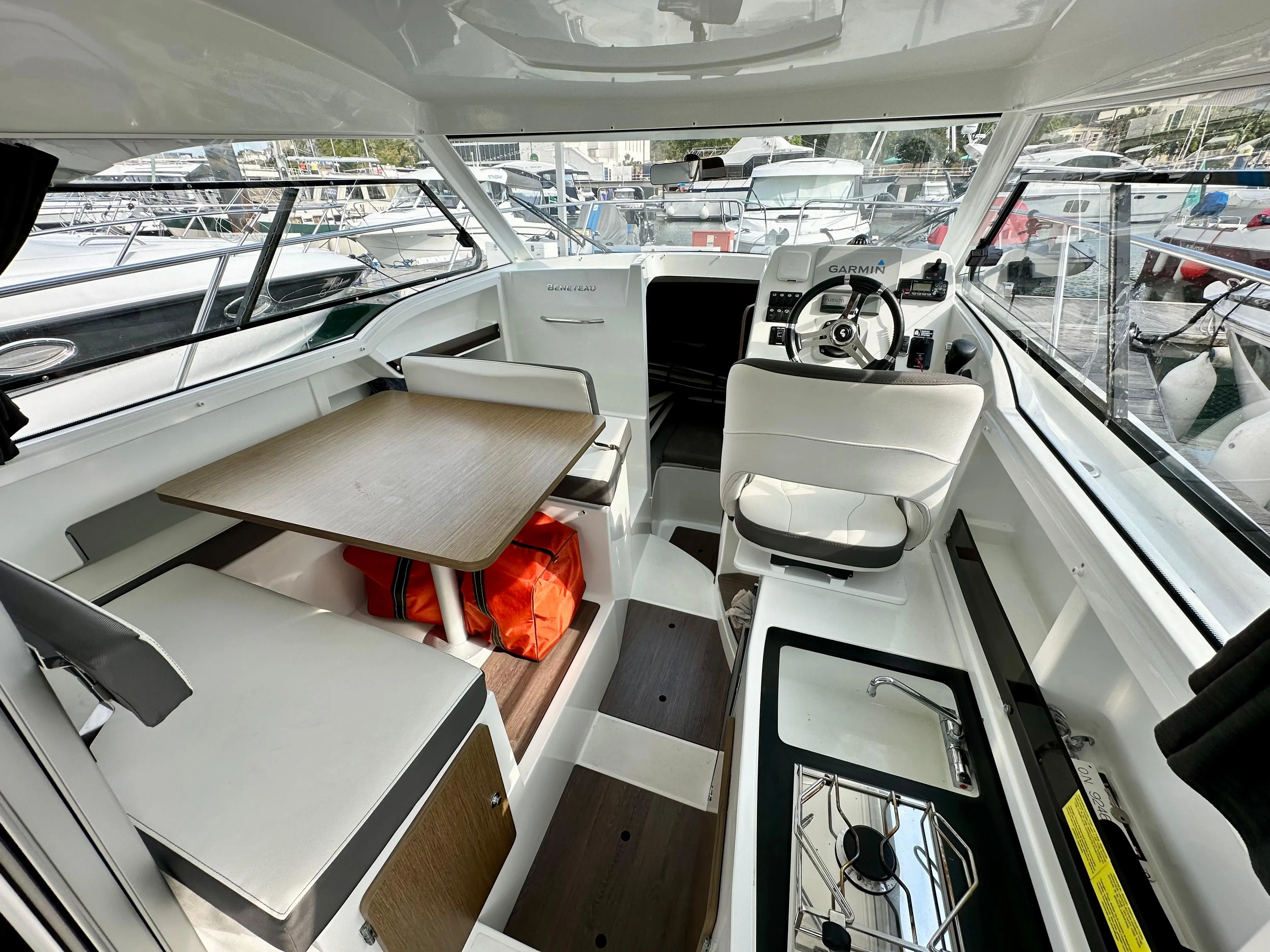 2019 Beneteau antares 8