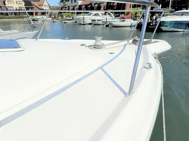 Sea Ray Sundancer 330