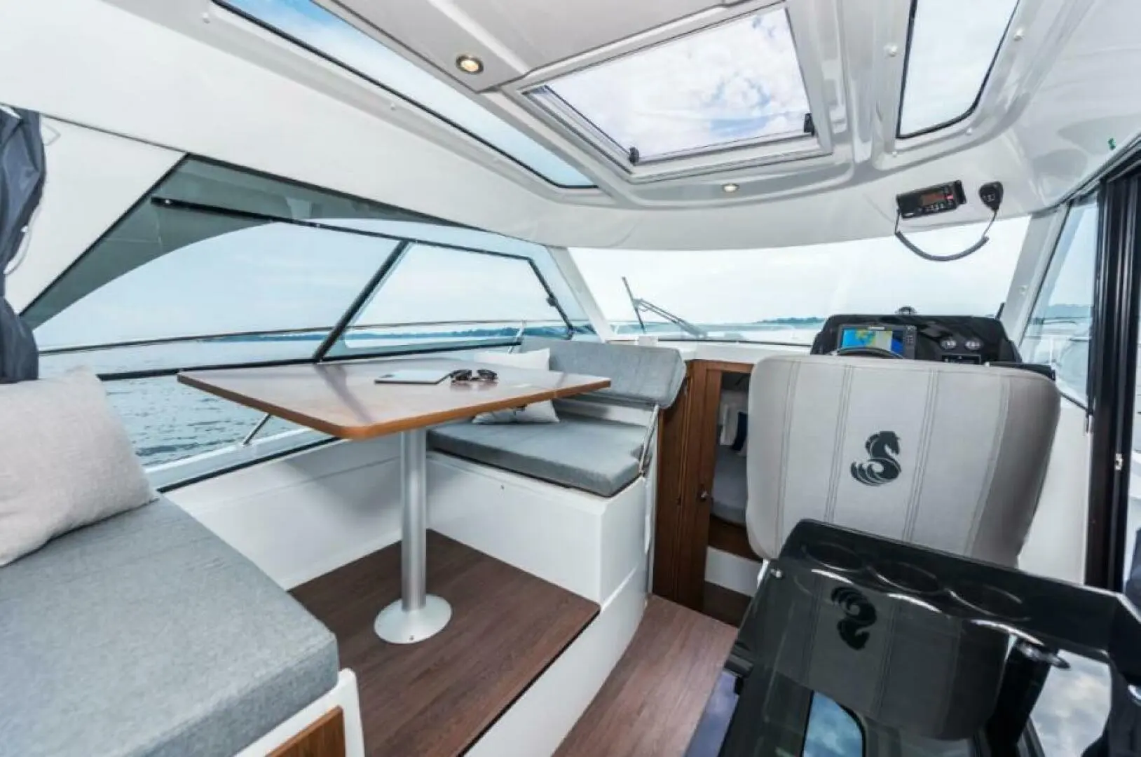 2025 Beneteau antares 9