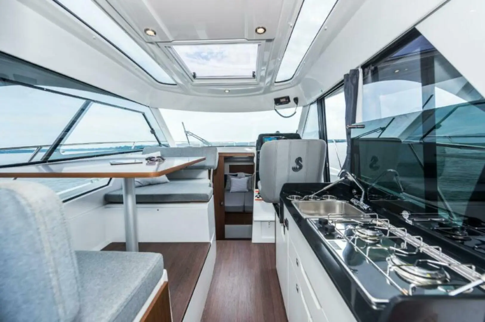 2025 Beneteau antares 9