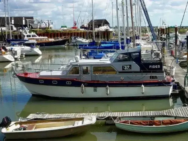 Aquafibre boats Ernest Collins 37