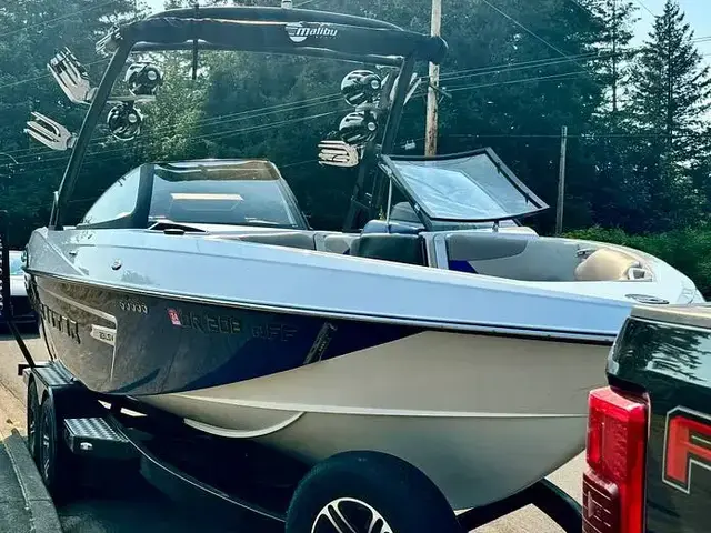 Malibu Wakesetter 23LSV