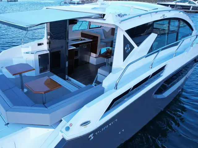 Cruisers Yachts 42 Cantius