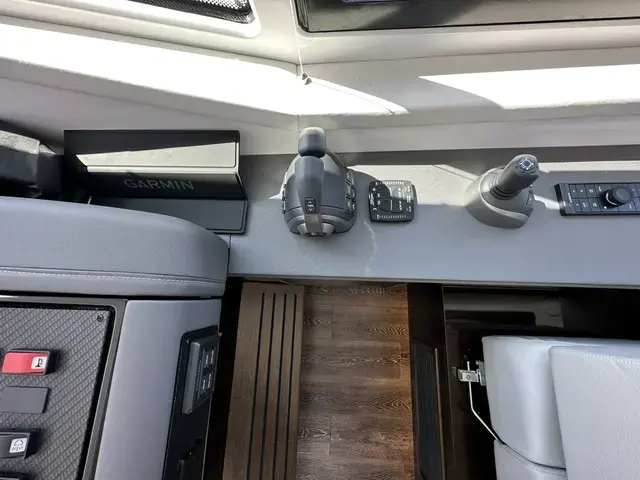 Cruisers Yachts 42 Cantius