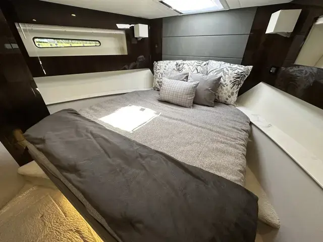 Cruisers Yachts 42 Cantius