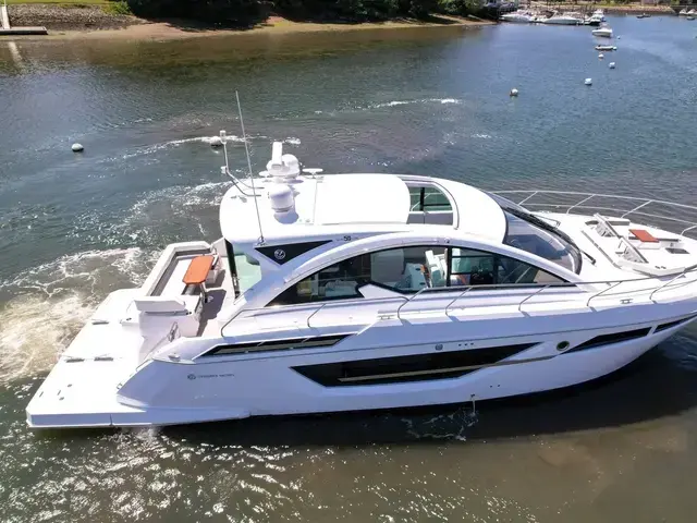 Cruisers Yachts 50 Cantius