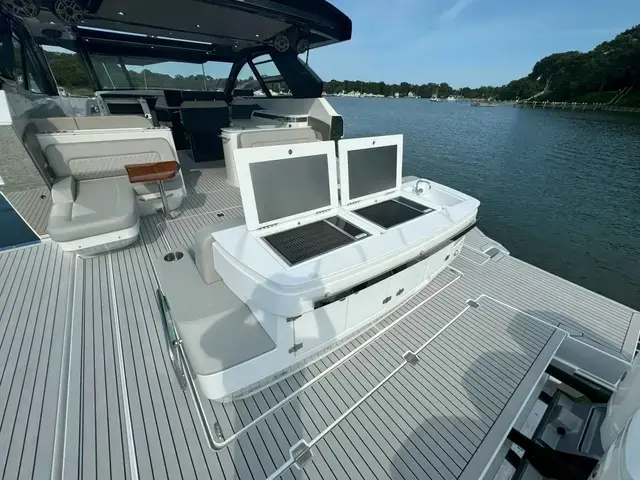 Cruisers Yachts 50 Gls Ob