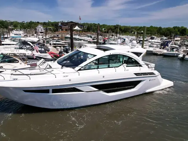 Cruisers Yachts 50 Cantius