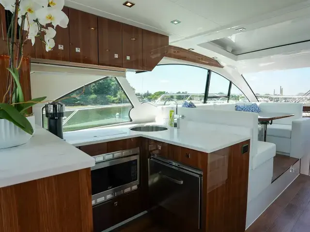 Cruisers Yachts 50 Cantius