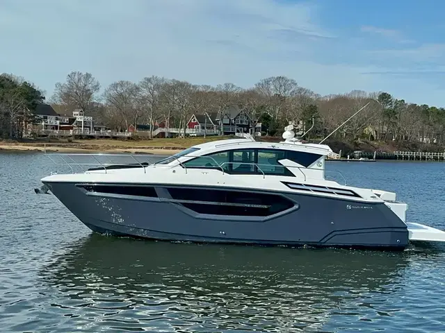 Cruisers Yachts 42 Cantius for sale in United States of America for $699,000 (£528,844)