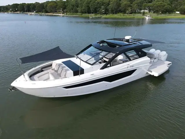 Cruisers Yachts 50 Gls Ob