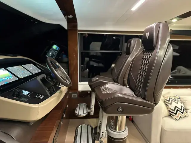 Fairline Squadron 68