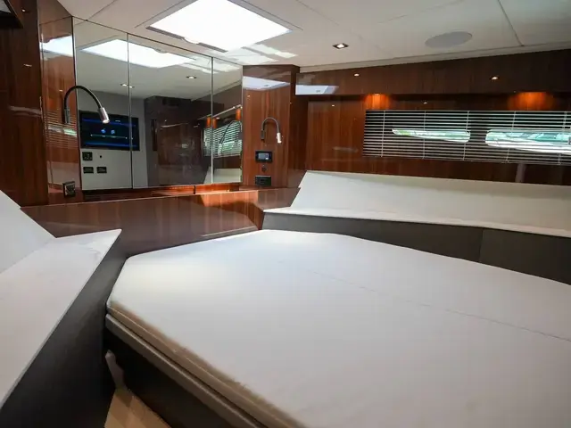 Cruisers Yachts 50 Cantius