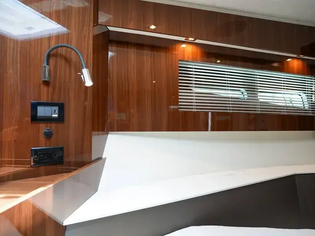 Cruisers Yachts 50 Cantius