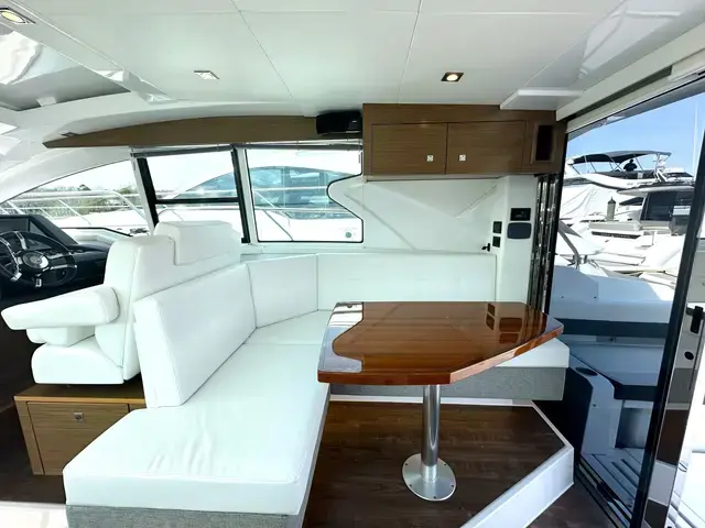 Cruisers Yachts 42 Cantius