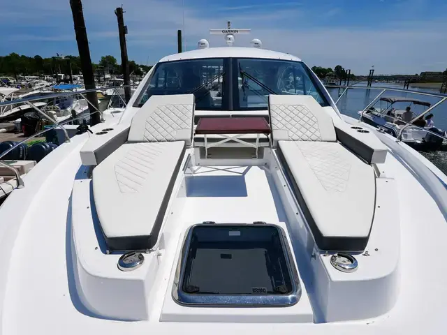 Cruisers Yachts 50 Cantius