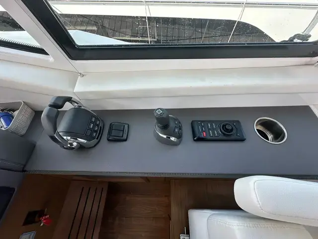 Cruisers Yachts 42 Cantius