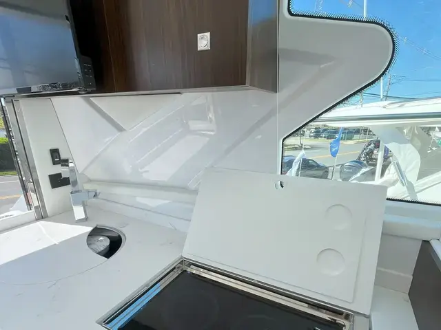 Cruisers Yachts 42 Cantius