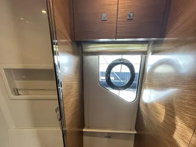 Cruisers Yachts 42 Cantius