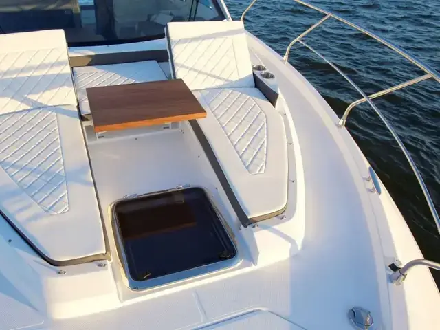 Cruisers Yachts 42 Cantius