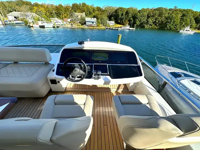 Fairline Squadron 68