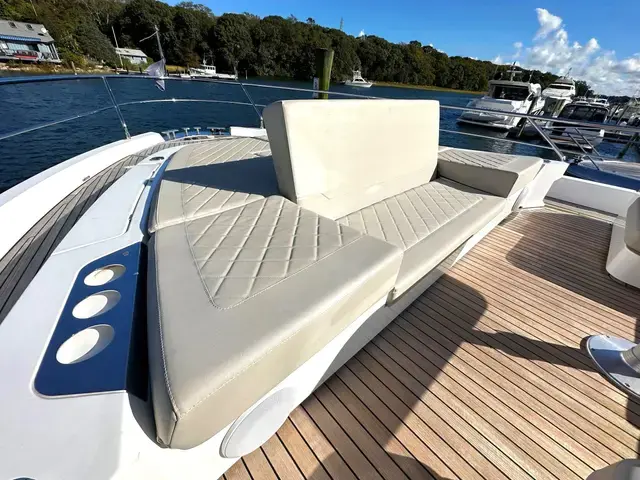 Fairline Squadron 68