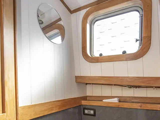 Luxe Motor Dutch Barge