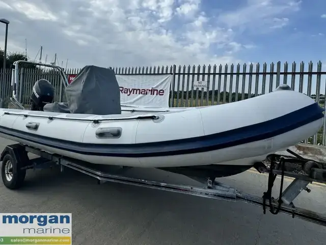 Valiant Boats V-520 RIB