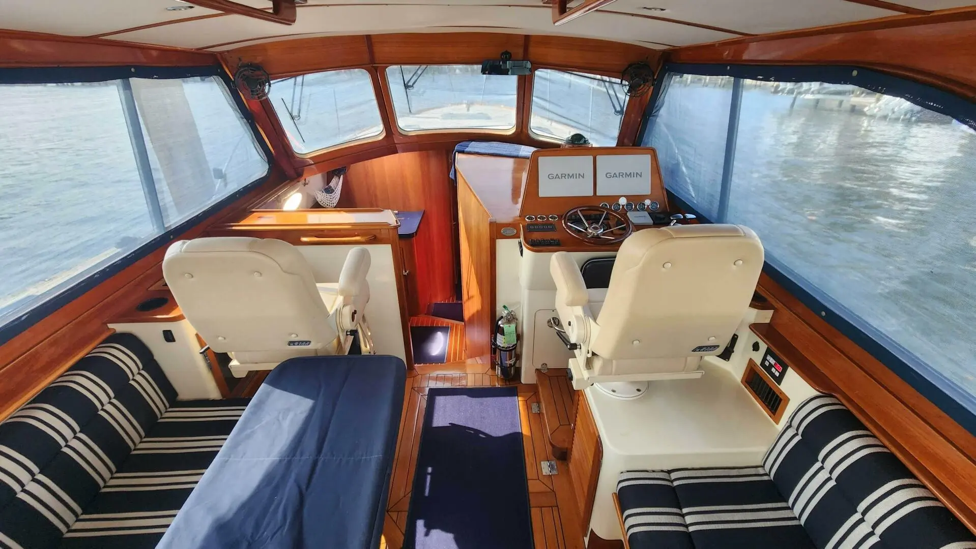 2002 Hinckley talaria 44 flybridge