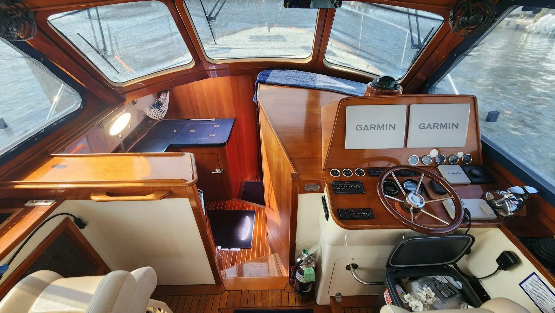 2002 Hinckley talaria 44 flybridge