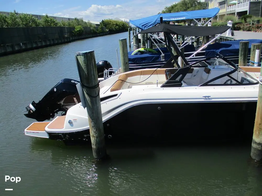 2022 Bayliner dx2200