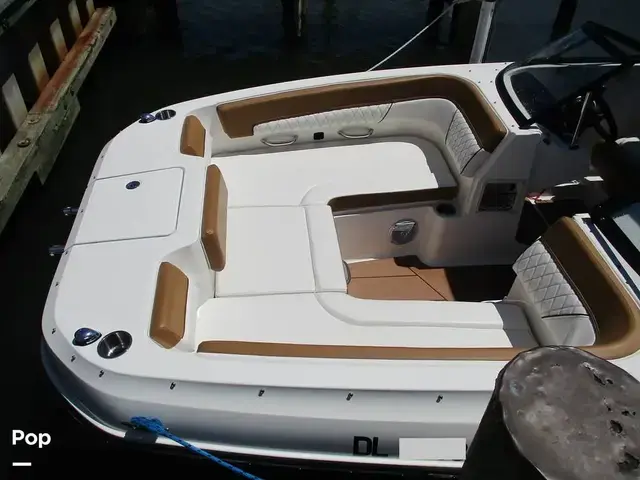 Bayliner DX2200